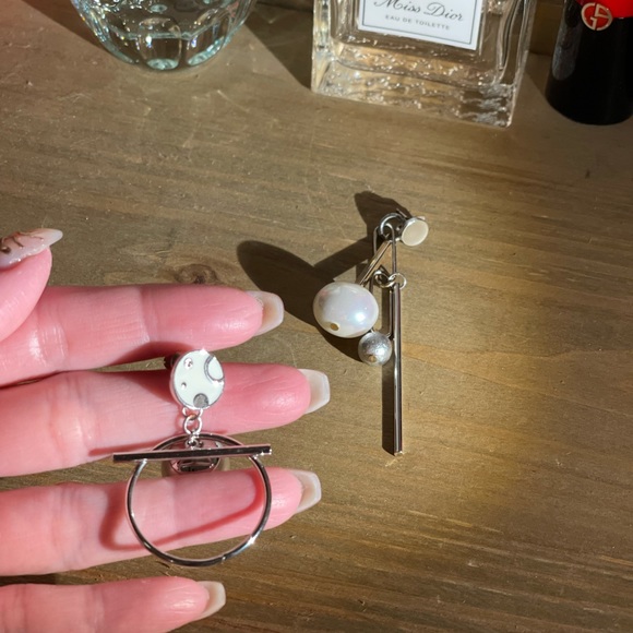 Earring - Picture 3 of 3